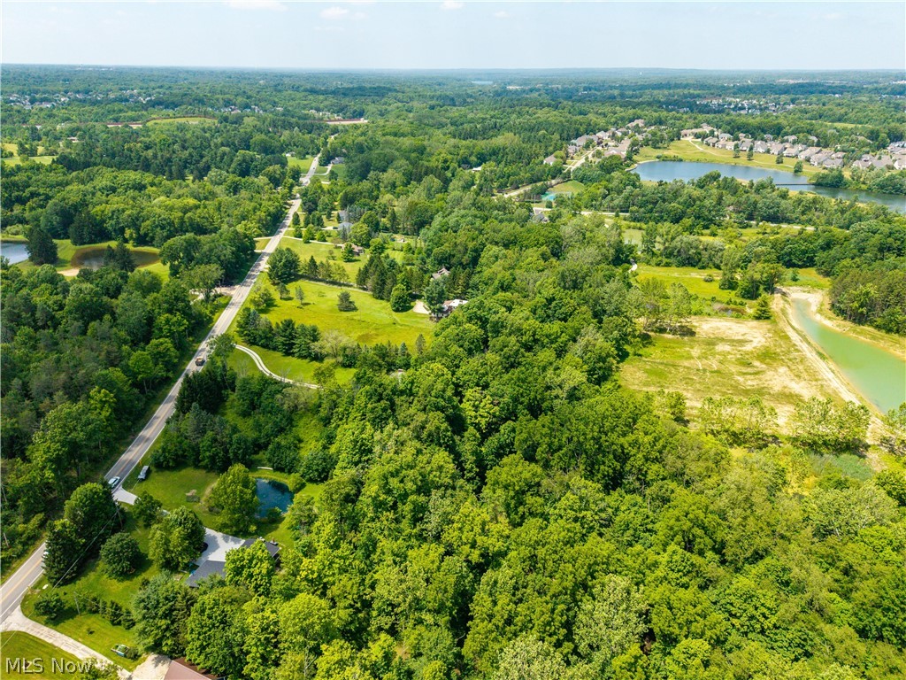 Montville - Land