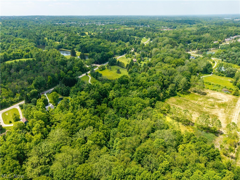 Montville - Land