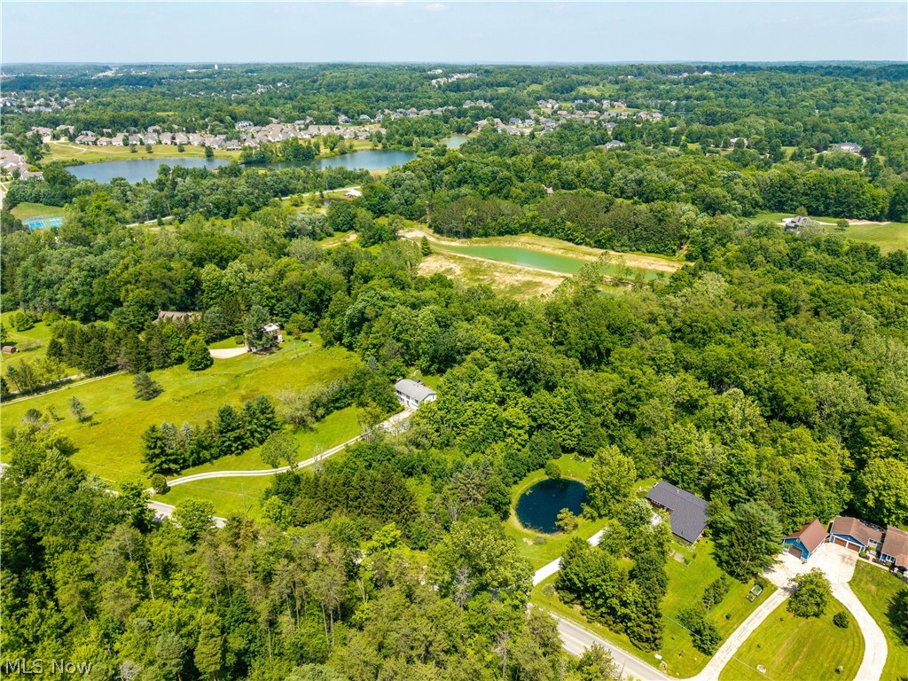 Montville - Land