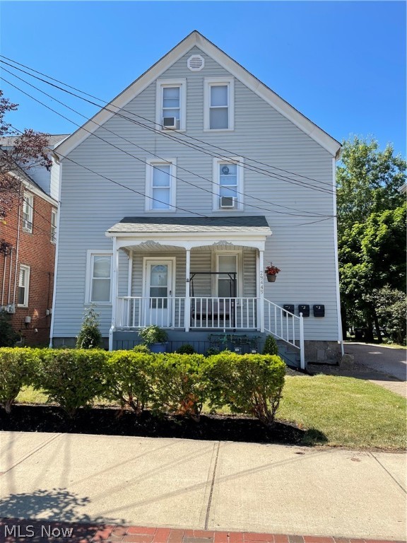 Investment opportunity awaits in Wickliffe with this 3 unit house. All units are 100% rented. Great long term income. Close to shopping, freeways, public transportation, University Circle and downtown.