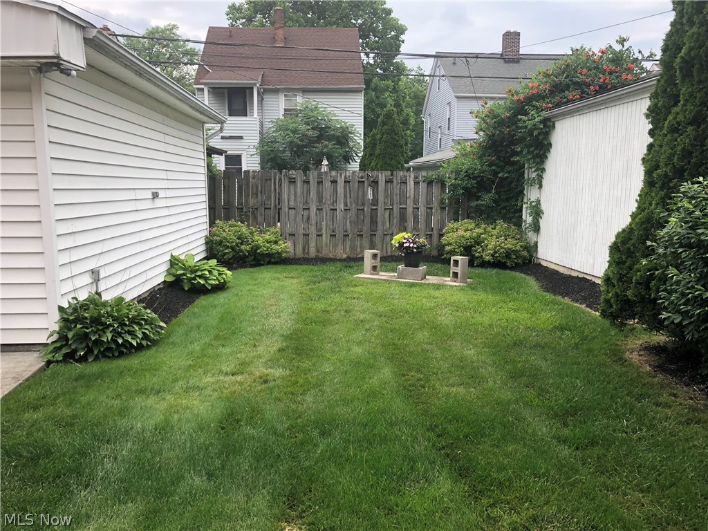 Cleveland Heights Blvd - Residential