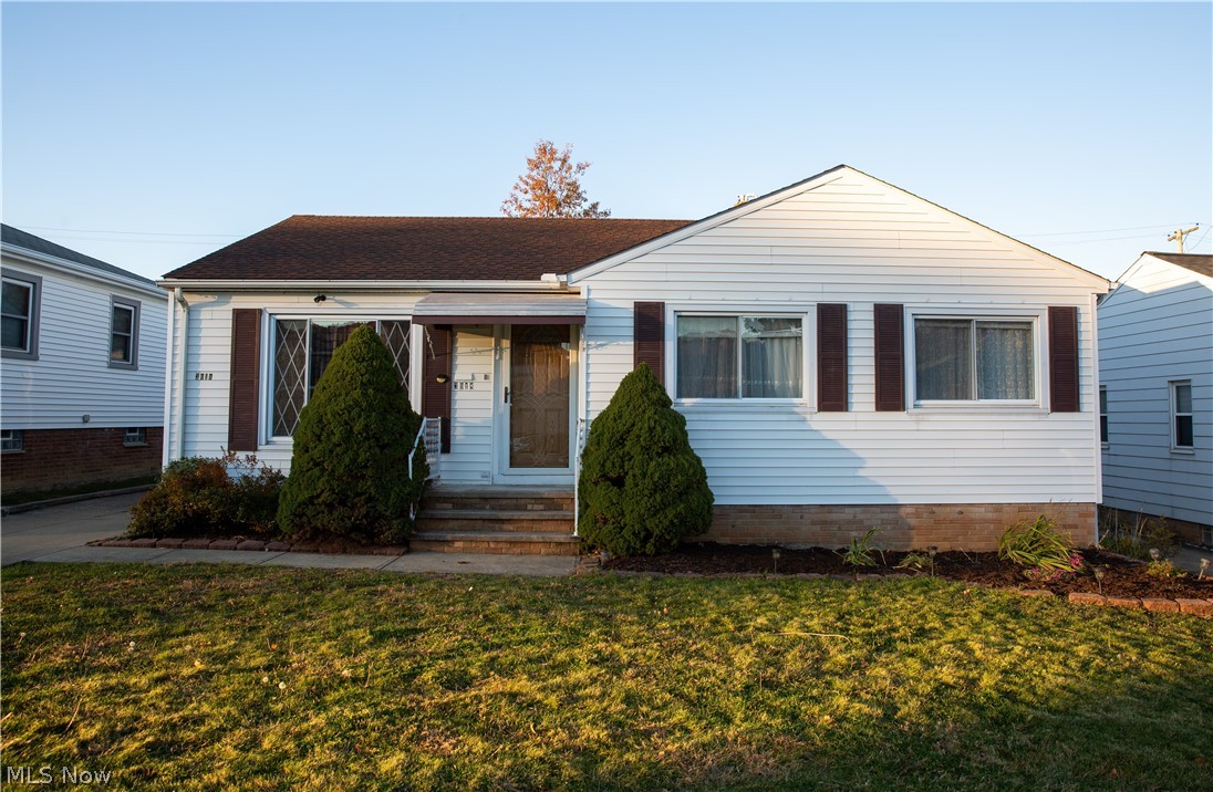 Well maintained Vinyl sided ranch -- all neutral decor with 3 bedrms & 2 baths. All natural wood floors on first floor. The kitchen is equipped with all appliances, a granite island, plus a separate dining rm. The main bath was recently updated. The lower level provides a spacious rec rm, additional storage and washer & dryer. A large 2-car garage was built approximately 10 yrs ago. Just move in.