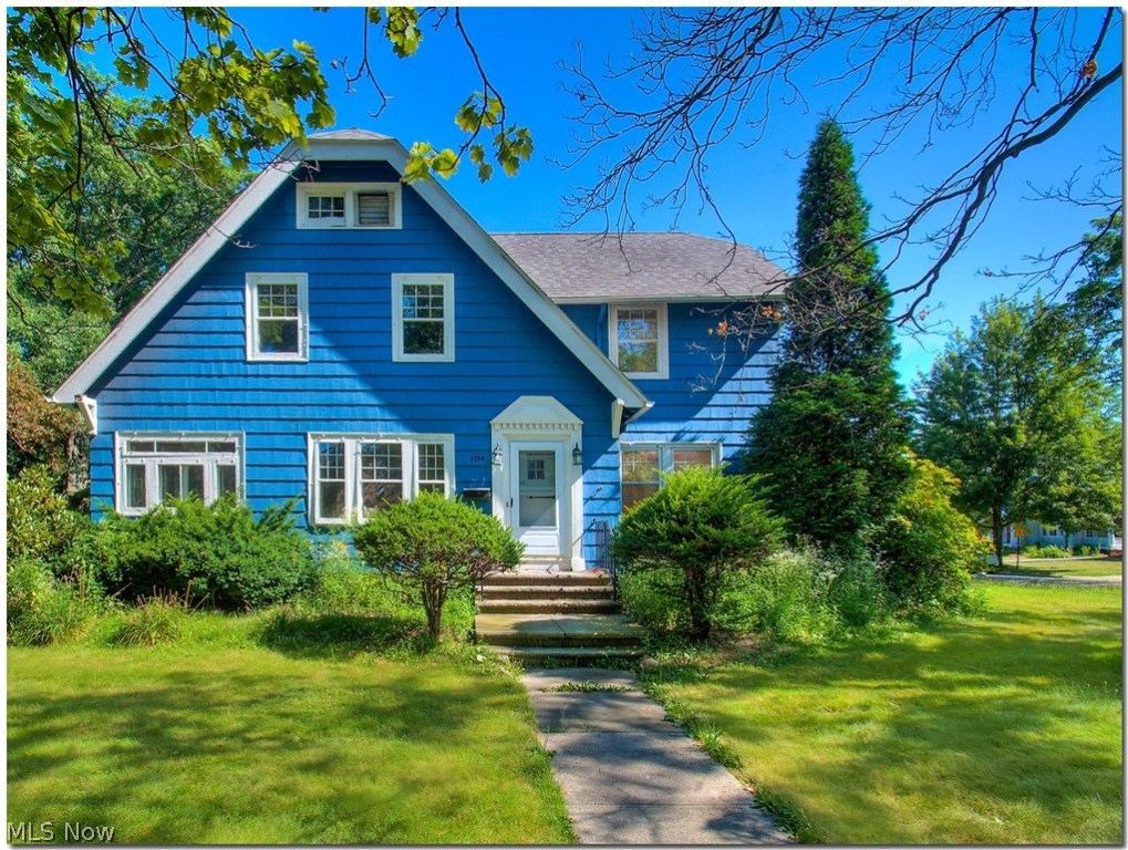 Wow! Beautiful Center Hall Colonial w/ 4bd/1.5ba. Large Light Filled Rooms. Leaded Glass Windows. Beautiful Architectural Details.
Large Living Room w/ Built-in Shelving. Formal Dining Room w/ Adjoining Library/Sun Room Featuring Additional Built-in Shelving.
Crown Molding throughout the First Floor. Eat-in Kitchen. Amazing Master w/ Adjoining Dressing Room/Office. Full Bath on 2nd. 4th
Bedroom on Finished 3rd Floor. Two Car Garage. Close to schools, shopping and hospitals with easy access to downtown Cleveland.
