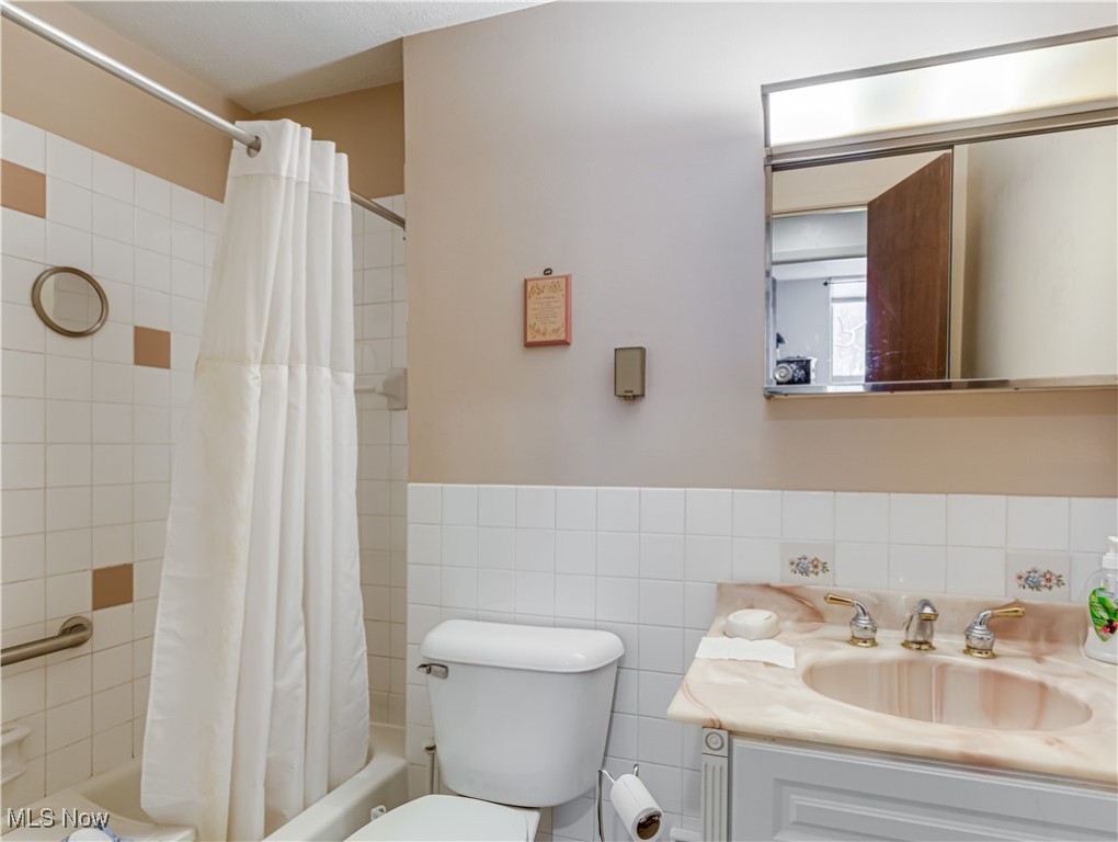 Silver Lake Towers Condo - Residential
