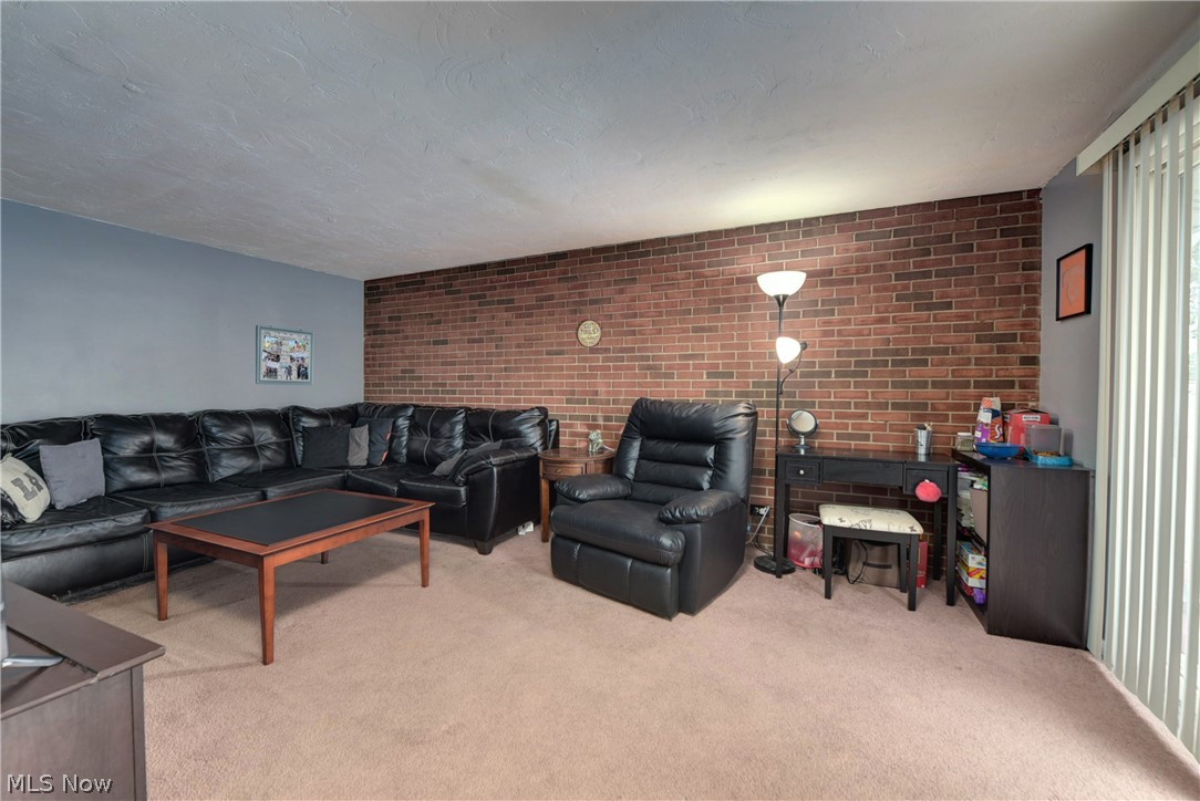 Country Club Condo - Residential