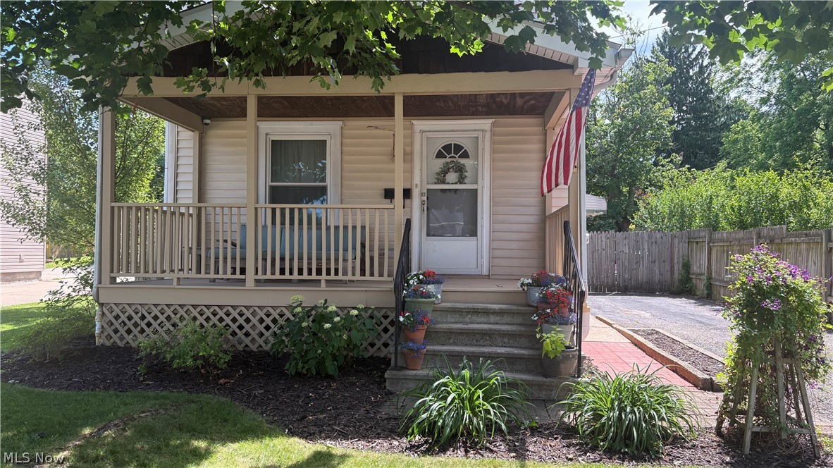 John H. Schiller's Aloments - Residential