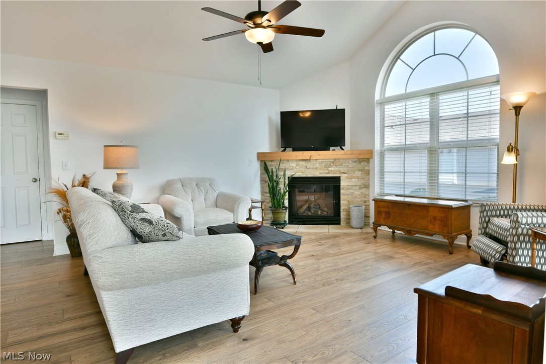 River Glen Condos Ph 01 - Residential
