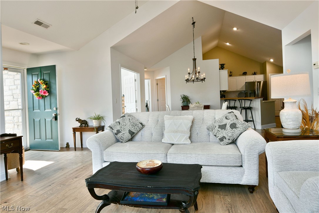 River Glen Condos Ph 01 - Residential