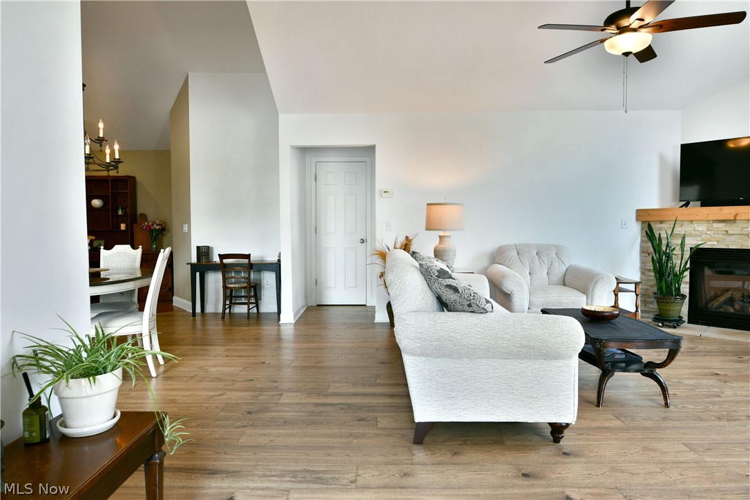 River Glen Condos Ph 01 - Residential