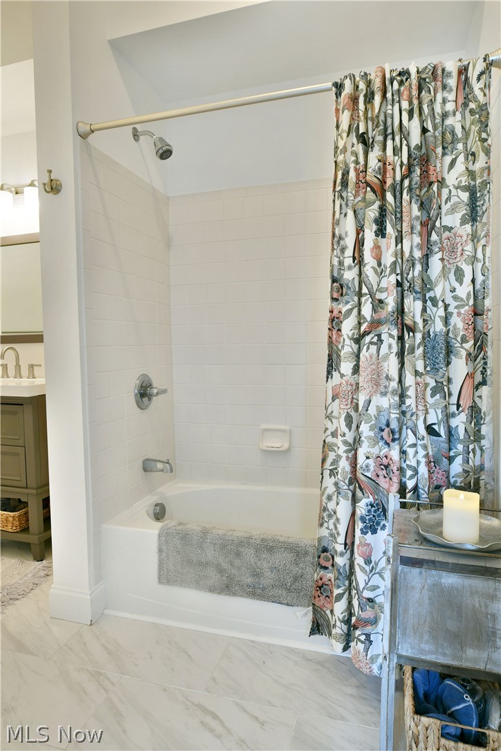 River Glen Condos Ph 01 - Residential