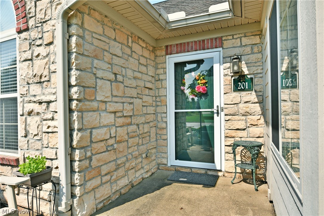 River Glen Condos Ph 01 - Residential