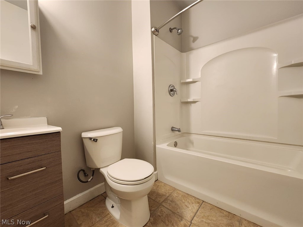 C M Mixs Sub - Residential Lease