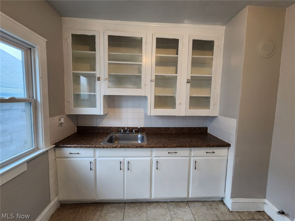 C M Mixs Sub - Residential Lease