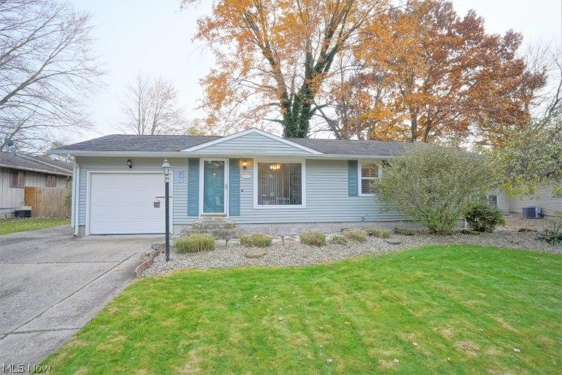 Well maintained ranch for sale in Howland! This home has so much to offer! The private yard features a patio and is fully fenced. 
Inside you will enjoy spacious bedrooms, bright and open kitchen and a Florida room finish off the main level. The basement is fully finished and features a full bath and is a walkout. 
You will enjoy touring this home and imagining yourself living here!
Call your favorite Realtor today and start packing!