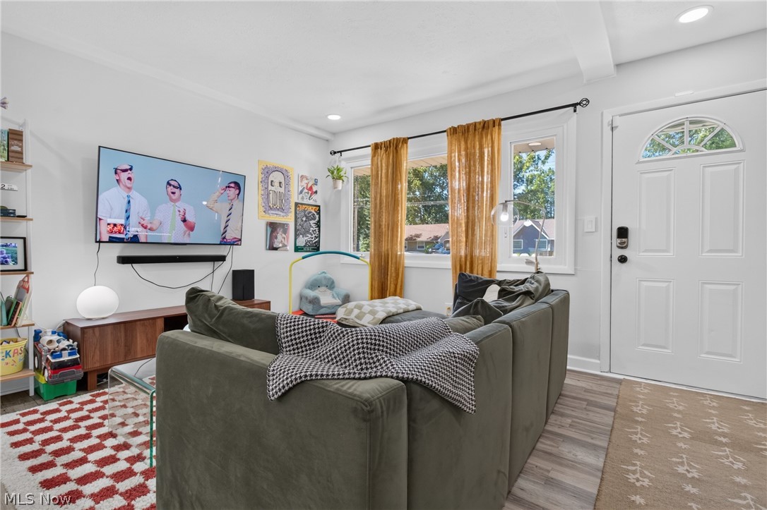 Knickerbocker - Residential