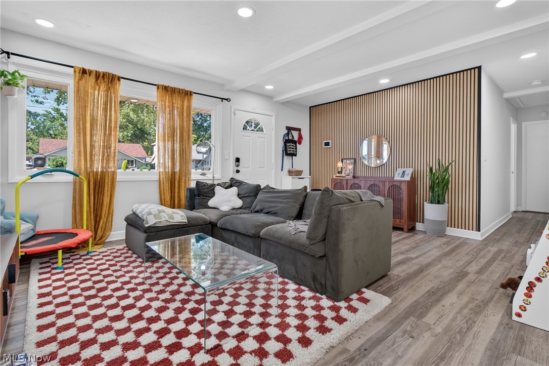 Knickerbocker - Residential