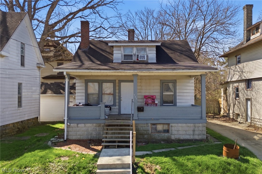 Located at 509 Heineman Blvd, Mansfield, OH 44903, this 2-bedroom, 1-bath home offers approximately 1,022 sq ft of living space with a functional layout, including one bedroom on the main floor. The home features a full basement providing additional storage and flexibility, along with a living room fireplace that adds character to the space.

Included appliances are the oven and refrigerator. Conveniently located near local amenities and major routes in Mansfield. PLEASE ALLOW 48 HOURS for response to any offers
