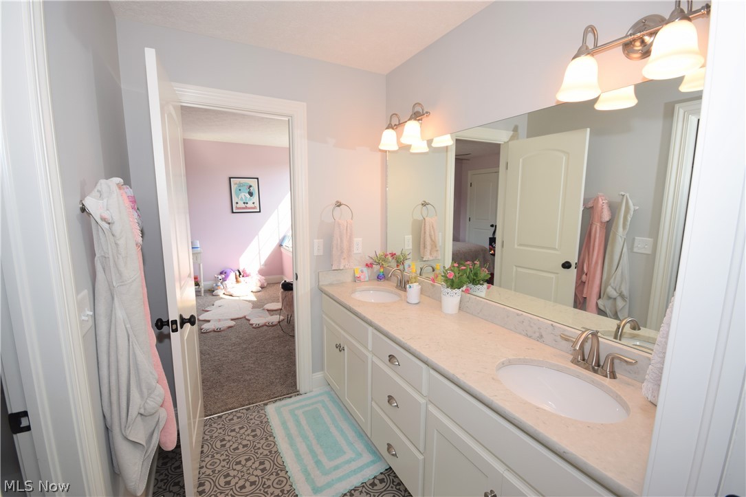 Danbury Glen Estate - Residential
