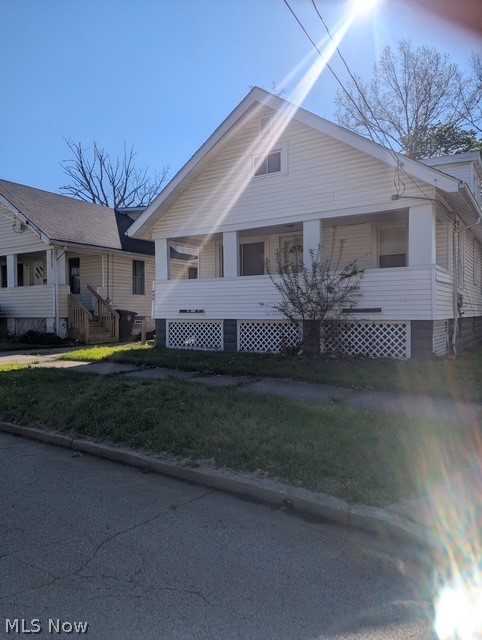 Great starter home for first time buyers or those looking to downsize!!  Move in Ready with updated mechanicals including newer furnace, hot water tank, electrical, rebuilt chimney and new carpet all within the past 3 years.  Schedule your showing today!