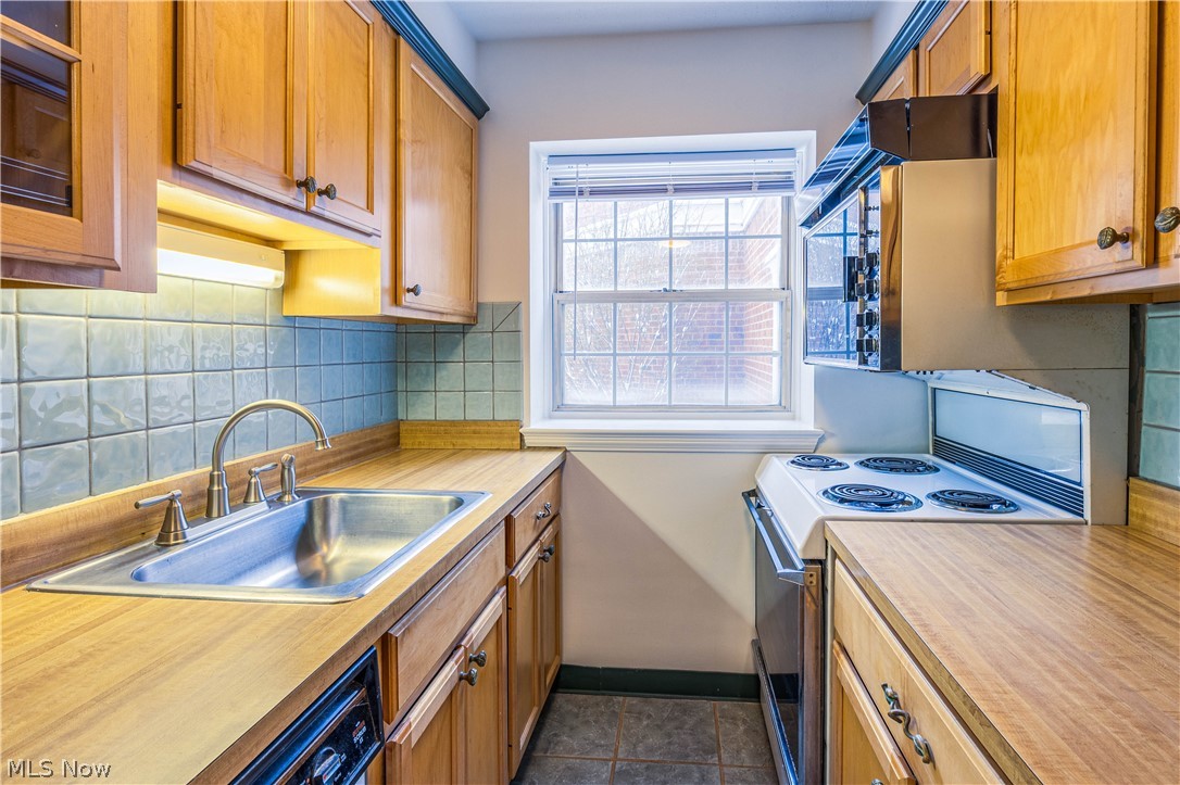 Royal Court - Residential Lease