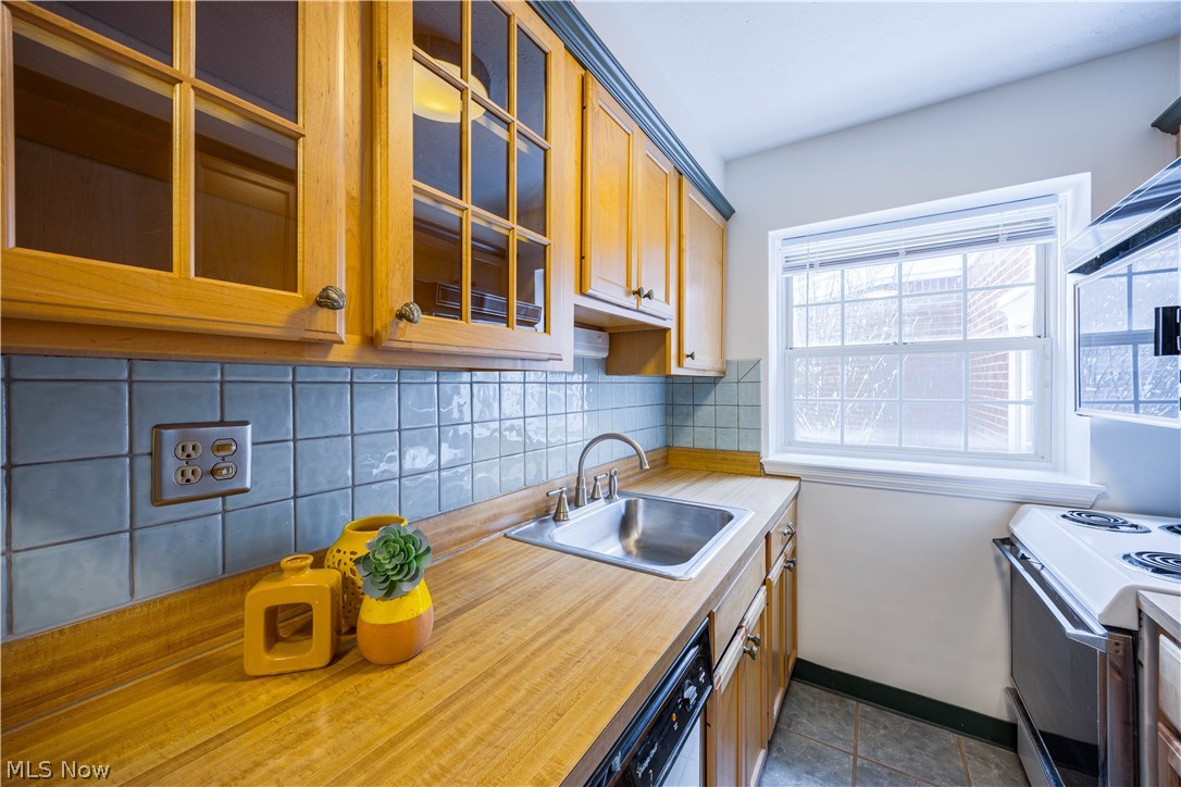 Royal Court - Residential Lease