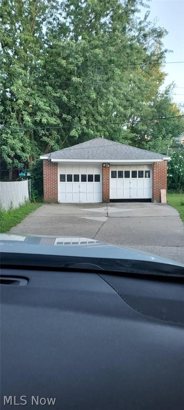 Pontiac 03 - Residential Income