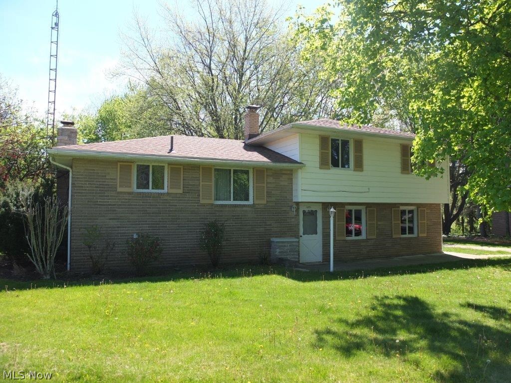 Great opportunity! Nice 3 bedroom, 2 full bath home with a fully applianced kitchen in a quiet neighborhood in Jackson Township! Spacious living room has a gas fireplace and large picture window. Fully applianced kitchen has tile flooring, a pantry, lots of cabinet space and a large dinette. 3 good sized bedrooms. Master bedroom has double closets. Updated full bath on second level has newer vanity, tile flooring and shower surround. Family room has a woodburning fireplace and access to the back patio. Full bath on lower level has pedestal sink and tile shower. Plenty of storage space and a 2 car rear load garage, too. Private backyard backs up to a park and has a storage shed and patio, great for entertaining! Call today to schedule a private showing!