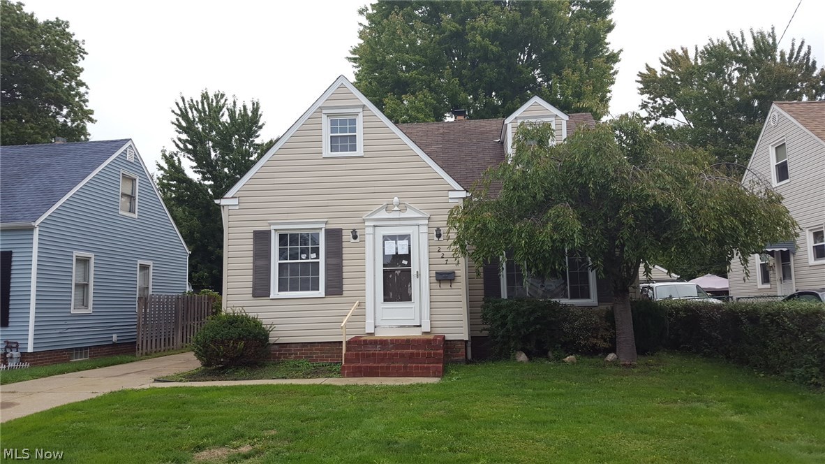 4 bedroom, 1 full bath home with a basement recreation room (which includes an additional full bathroom), fence, and side garage room.  Schedule your showing today. Property is HUD owned and is being sold in its "as-is" condition. It is FHA "IE" which means it can be FHA financed (Insured with Escrow). Please visit SageAcq and HudHomeStore websites for more info and property disclosure data (like LBP, PCR, Radon, Mold, etc)! **Note: Seller to order and pay for POS inspections. Buyer to assume any and all Point of Sale (POS) violations. Buyer must contact Willowick Fire Department and schedule inspection before property can close.