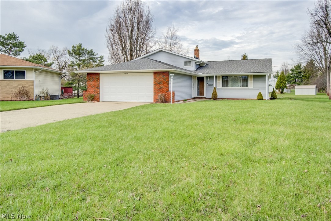 Just moved into this cute and cozy 3 bedroom 2 full bath split.  updated kitchen and full bath, newer roof, windows and hot water tank.  Located on a 
cul-de-sac of other nice homes.  Nice yard, attached garage and plenty of storage!!!