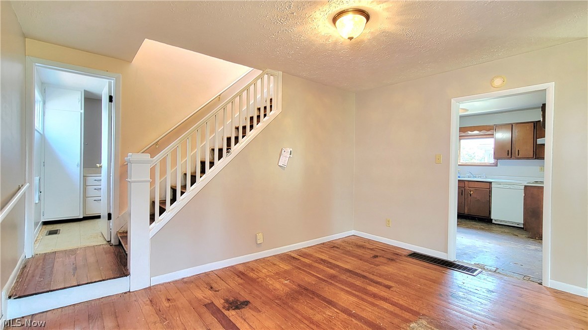 Glass Works Ad - Residential