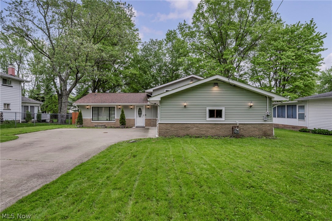 Charming updated split-level home in Seven Hills with 3 bedrooms, 2 bathrooms, and 2,600 sq ft of living space on a 0.33-acre lot. Features include an attached 2-car garage, spacious wood deck, updated kitchen, and convenient location near parks and shopping. Well maintained with many updates including concrete driveway (2019), privacy fence (2020), roof, siding, soffits, insulation, gutters and downspouts (2022), vinyl flooring (2026) and furnace (2026). Don’t miss this opportunity!
