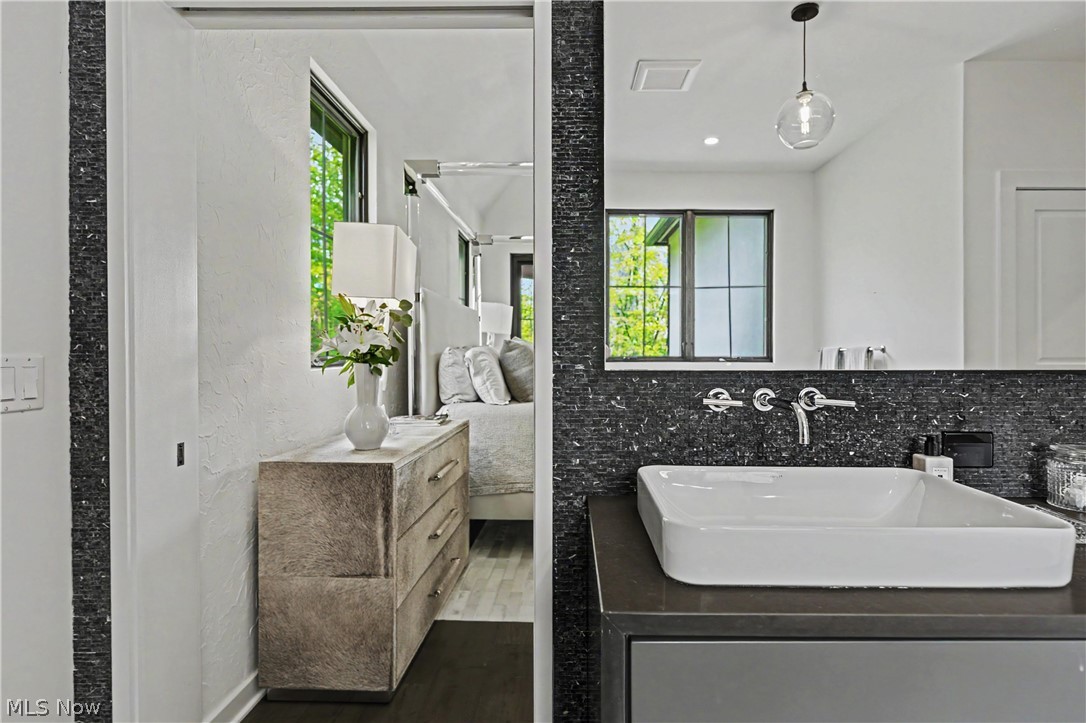 Kemp Crest Estates - Residential