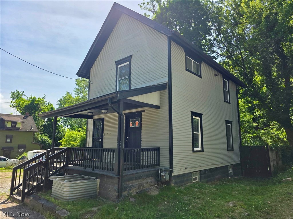Welcome to 392 Bailey Court! Three Unit Building with updated kitchens, bathrooms, newer fixtures and updated electric! Each unit featuring a bedroom, dine-in kitchen and bath room. Move-in ready with estimated gross rent of $2,045 with owner paying all utilities! Great investment