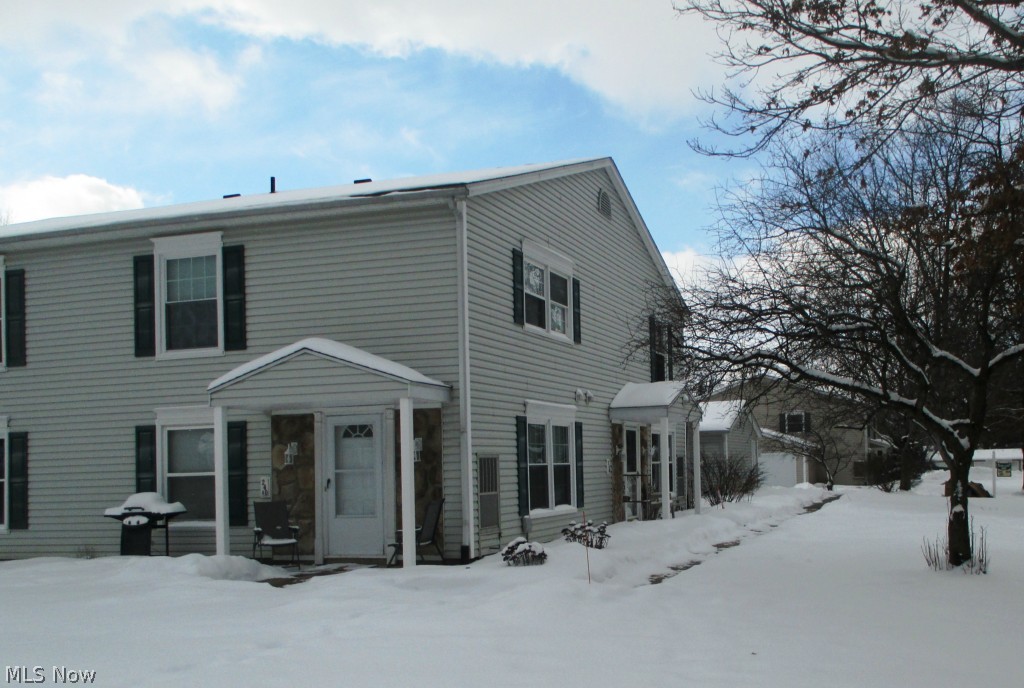 Condo living at itsfinest, 2 floor living with 2 bedrooms and 1 bath. 1 car detached garage, add your touches and make it your own.