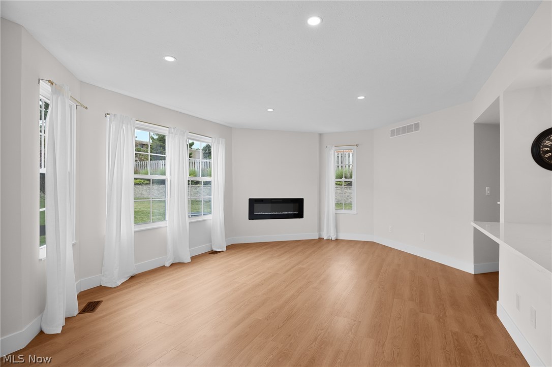 Beachcliffe Condo - Residential