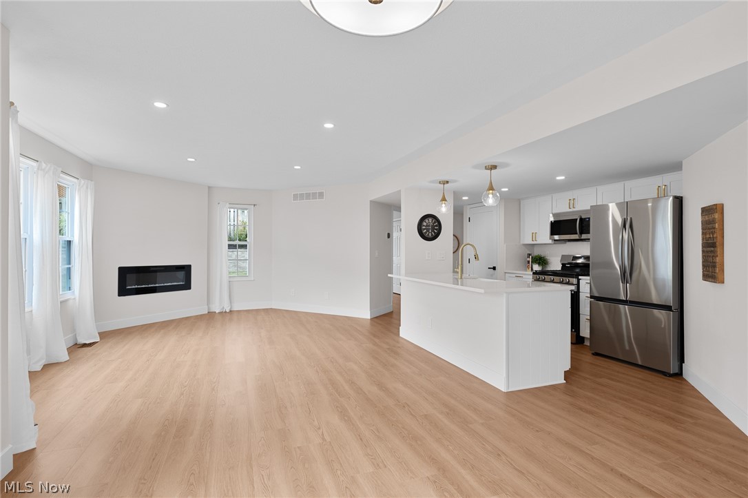 Beachcliffe Condo - Residential