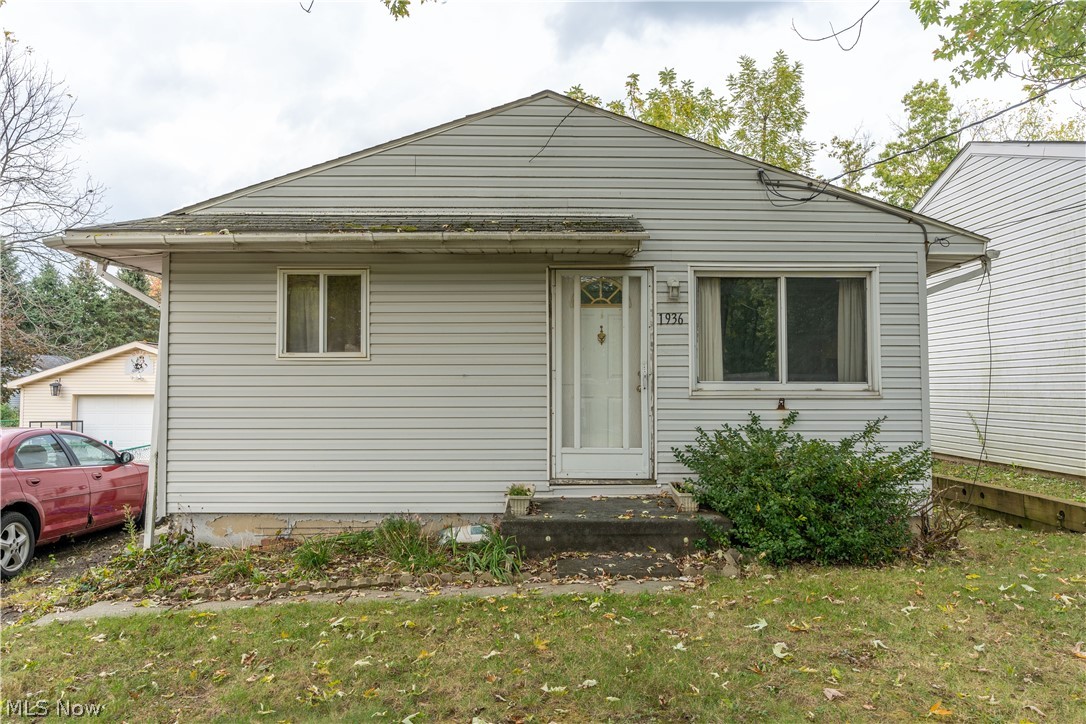 Has been rental home for 20 years with the same renter for the last 18 years. Nice 3 bedroom starter home or rental. Close to schools and shopping yet on a nice quite street.