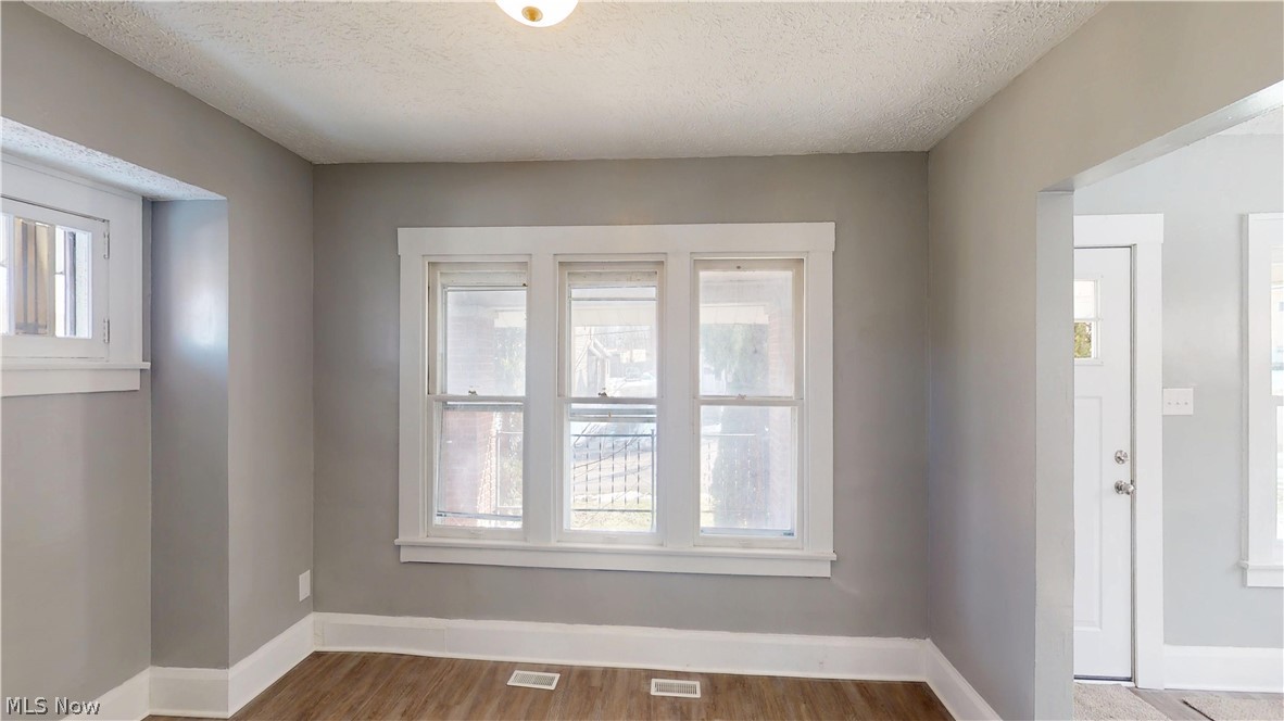 Thomas Struthers Add 01 - Residential Lease