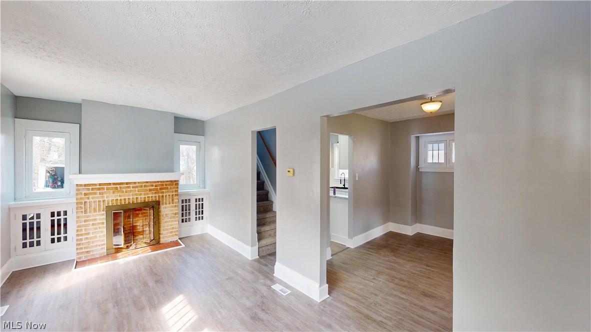 Thomas Struthers Add 01 - Residential Lease