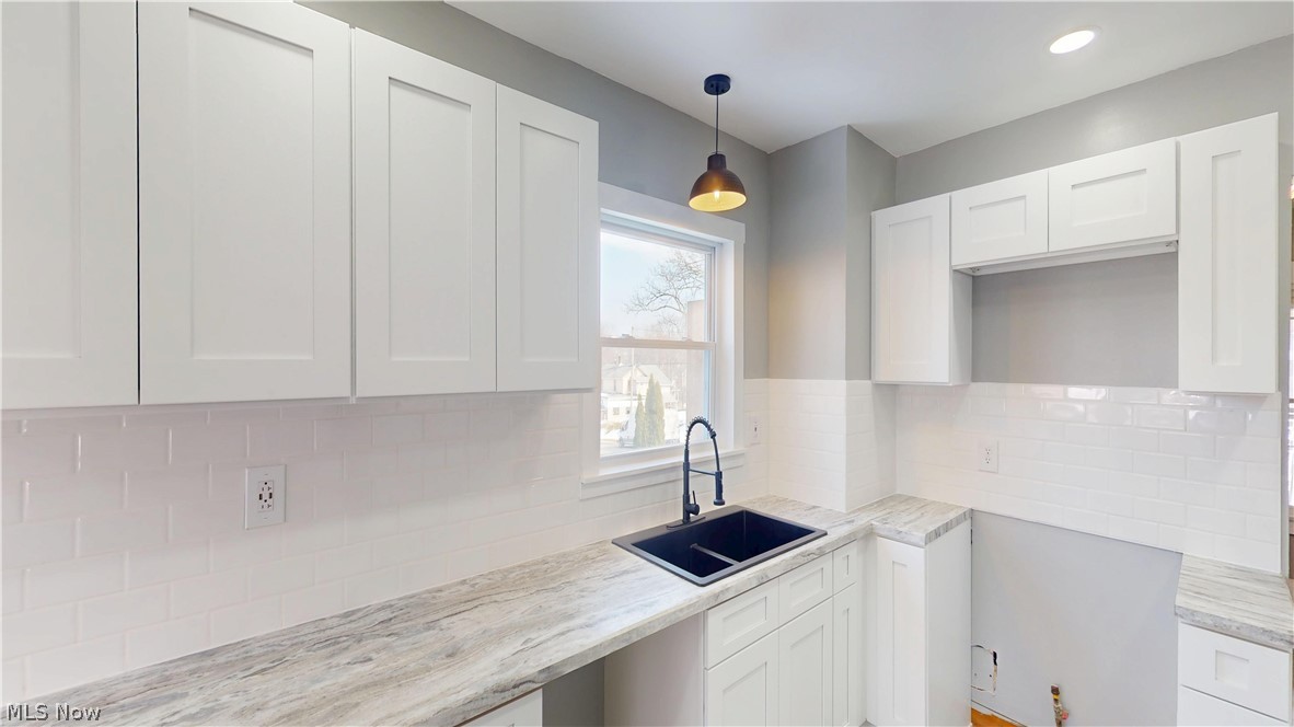 Thomas Struthers Add 01 - Residential Lease