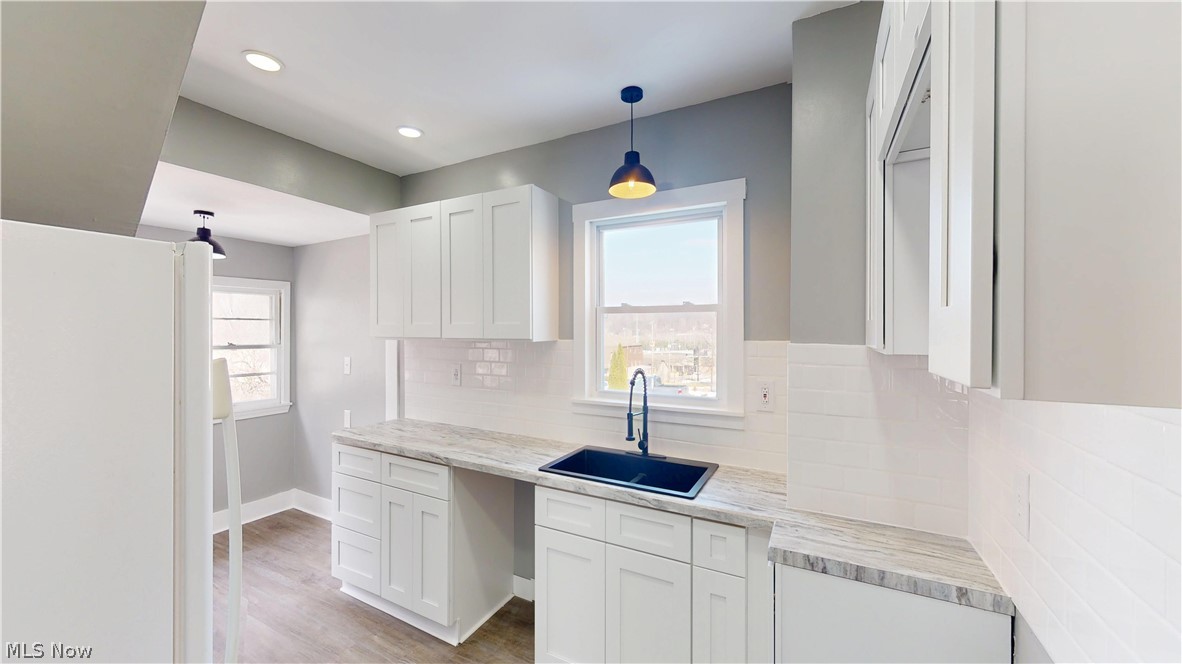 Thomas Struthers Add 01 - Residential Lease