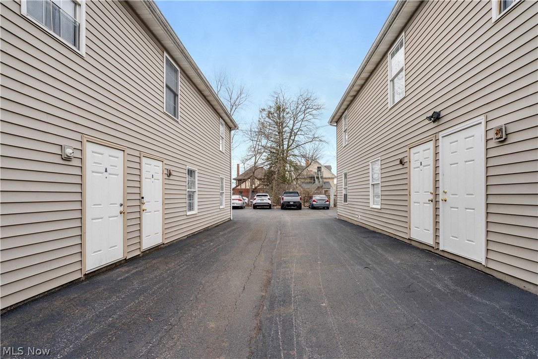 City/Youngstown - Commercial Sale