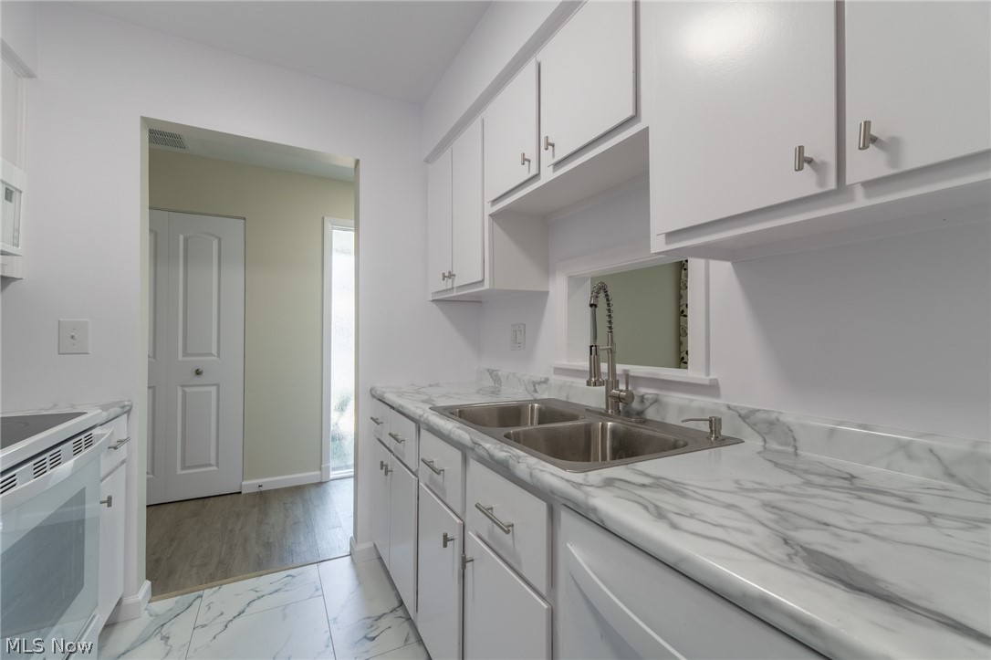 Fairfax Manor Condo - Residential