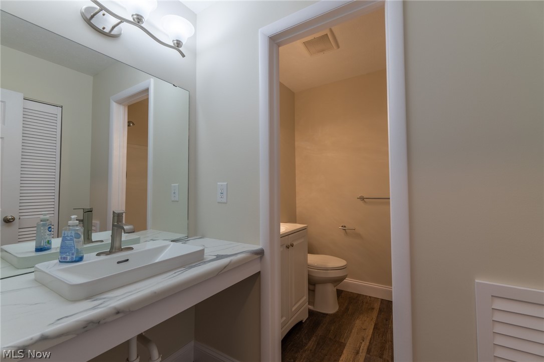 Fairfax Manor Condo - Residential