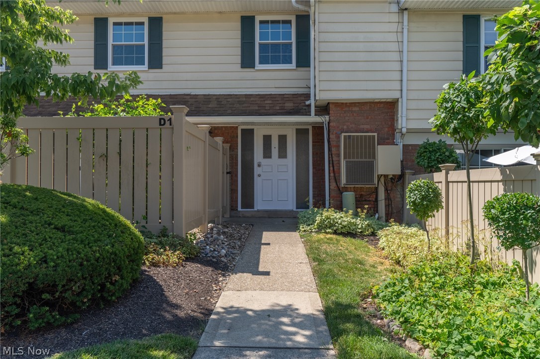 Fairfax Manor Condo - Residential