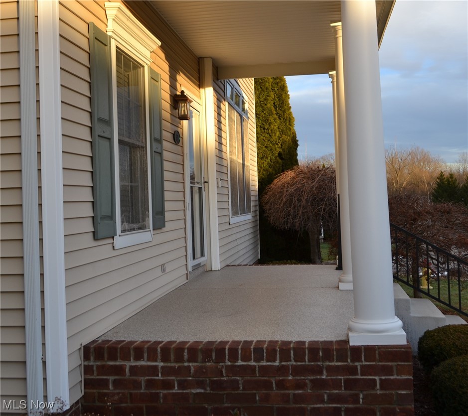 Hampton Rdg Villa - Residential