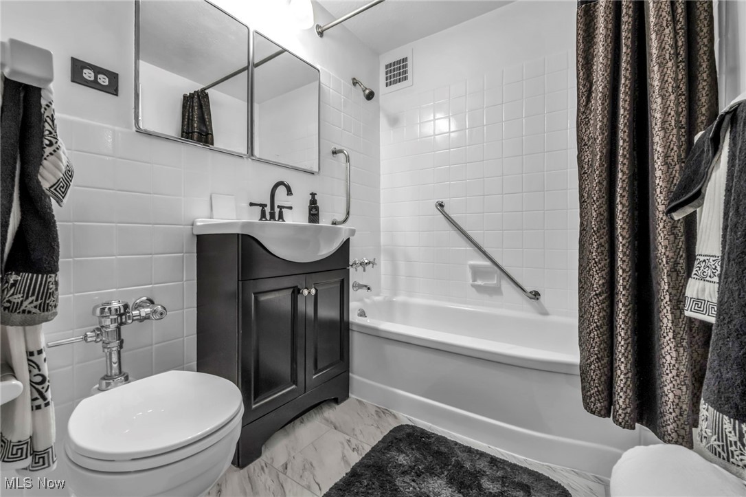 South Park Manor Condo - Residential