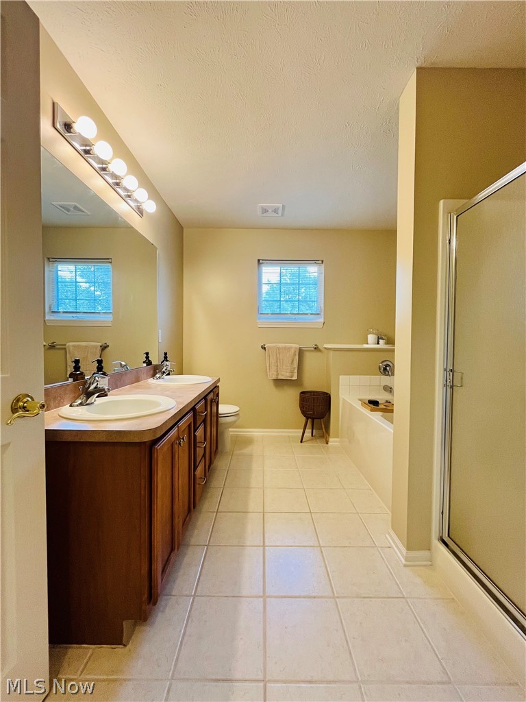 Middle Ridge Condo - Residential