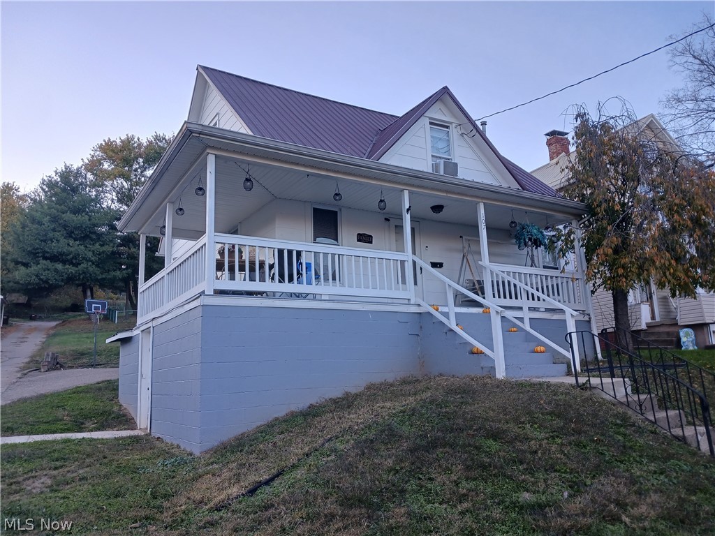 Great Starter home or investment property. 2 bedrooms 1 bath. Fresh paint, cute layout and darling front porch. Large lot and off street parking.