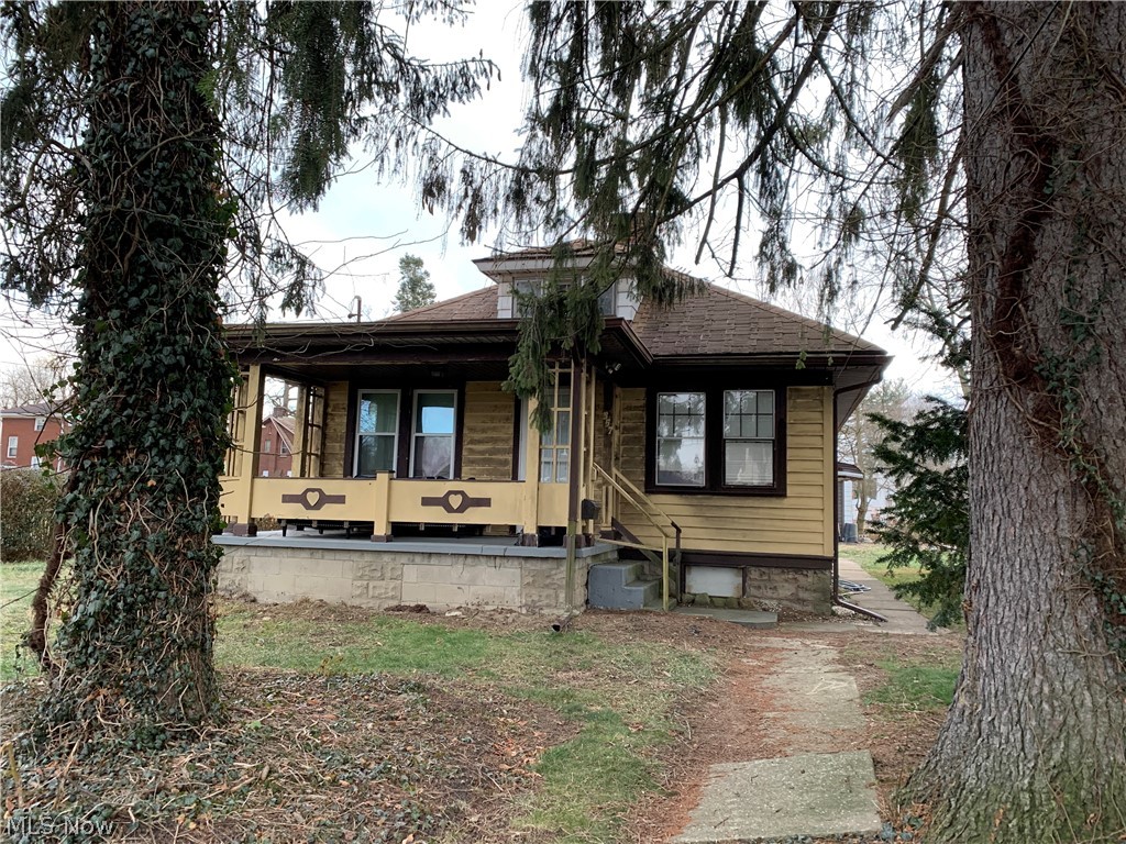 Cute bungalow with 2 bedrooms located on the first floor.  Tenant occupied.  Currently rents for $600/month.
